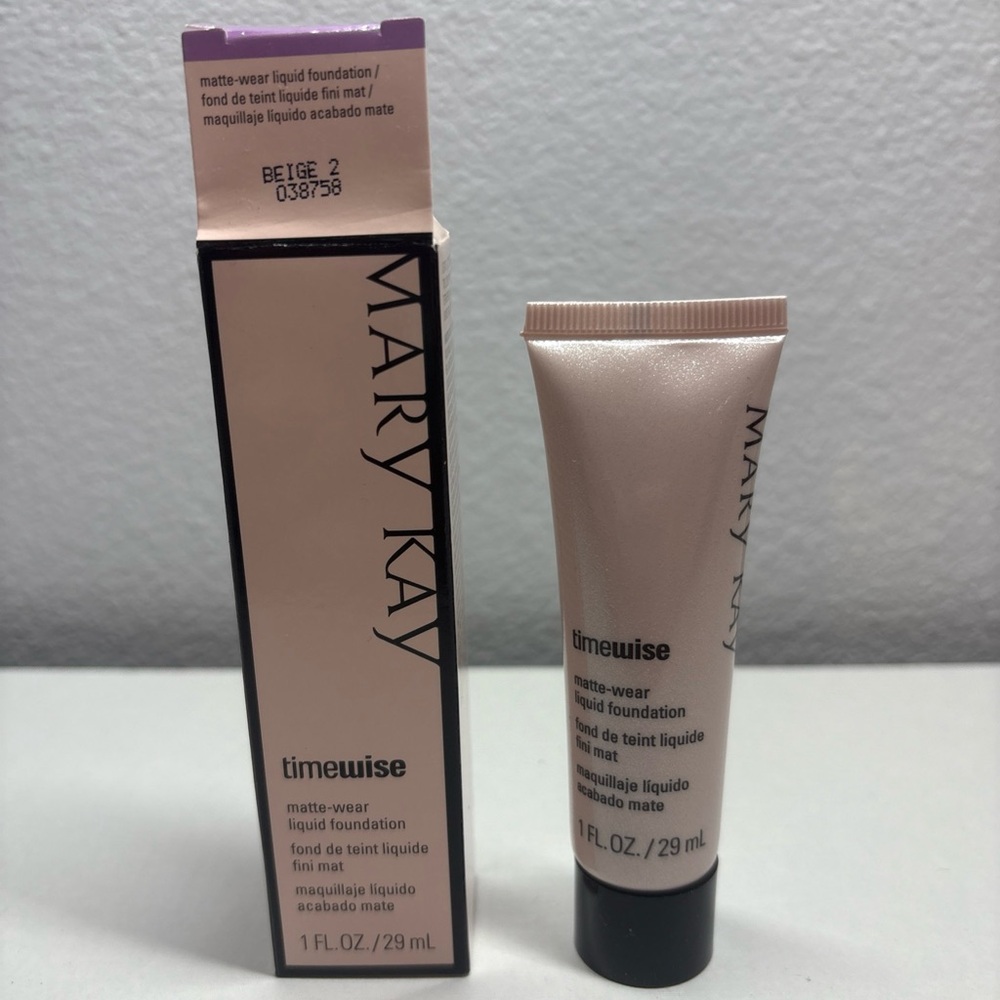 Mary Kay Timewise Matte-Wear Liquid Foundation 1fl Oz Beige 2 - Picture 2 of 6